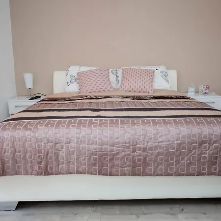 Ana 2 Apartment