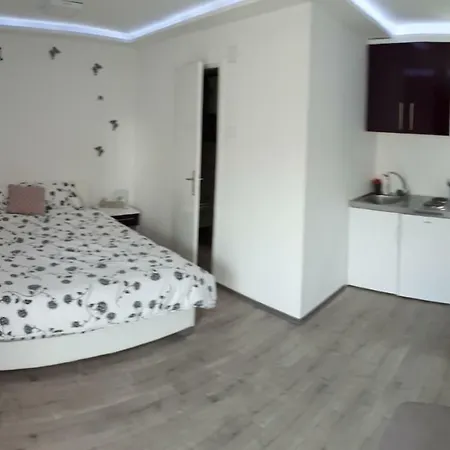 Ana 2 Apartmán *