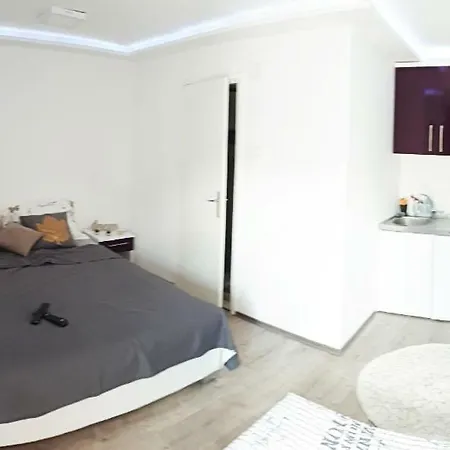 Apartment Ana 2 *