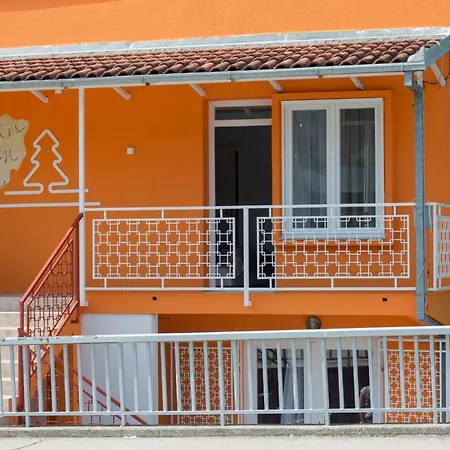 Ana 2 Apartment